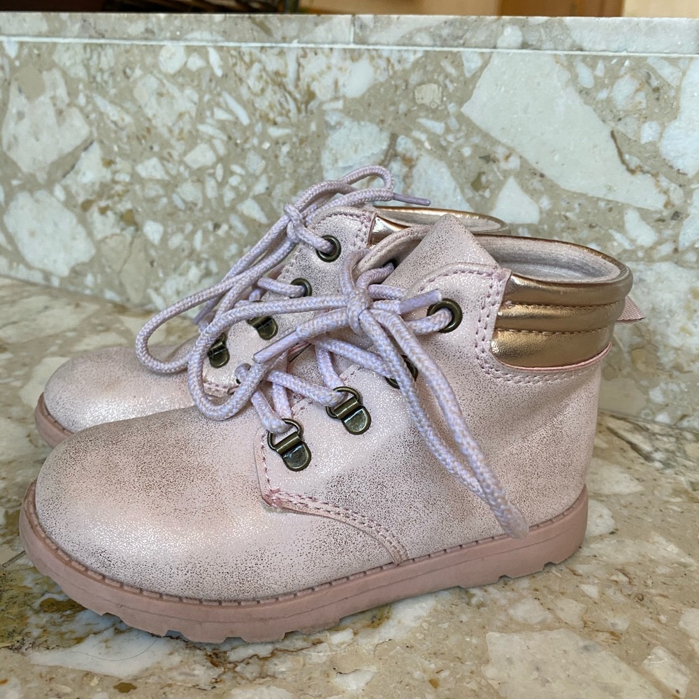 Girl pink boots CARTERS